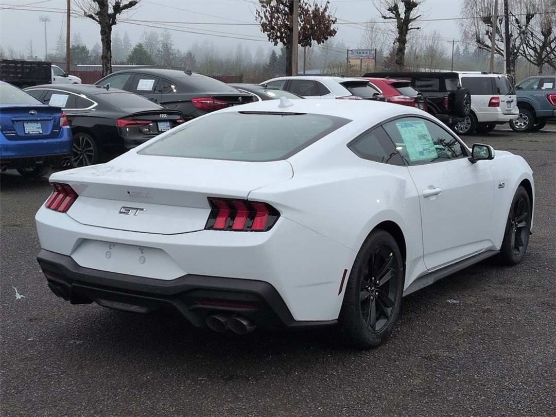 2026 Ford Mustang GT - Image 5