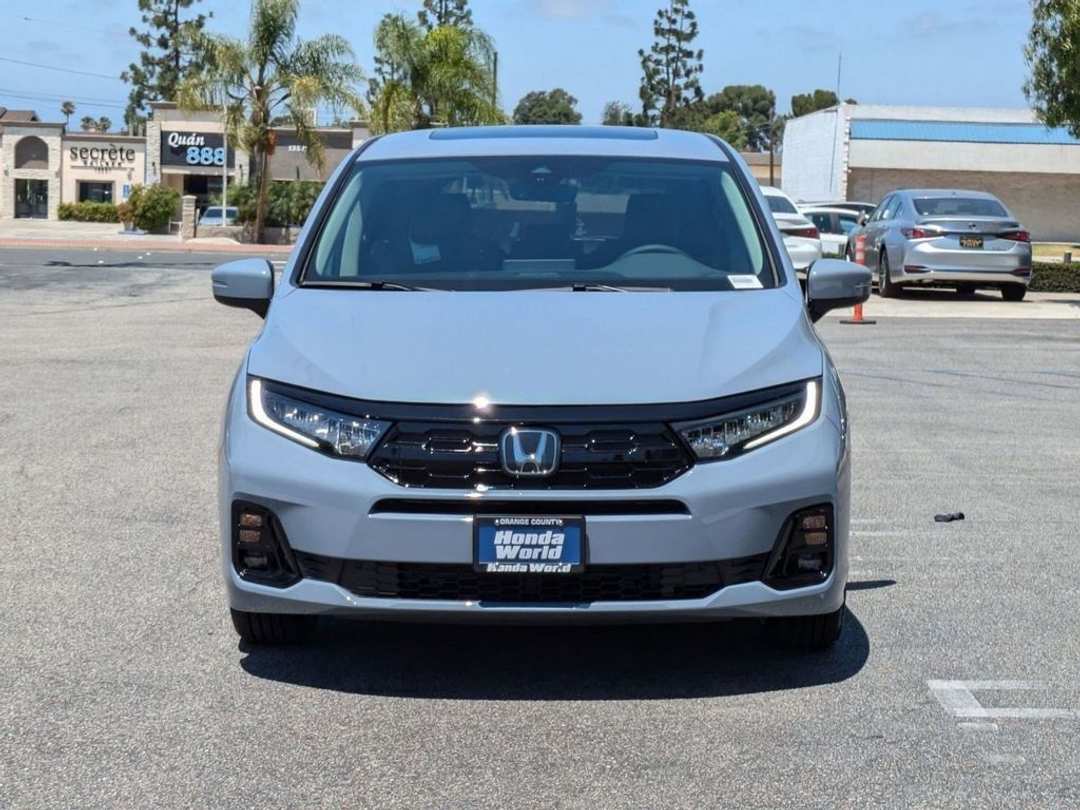 2026 Honda Odyssey Elite - Image 3