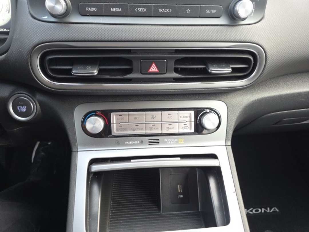 2023 Hyundai Kona SE - Image 17