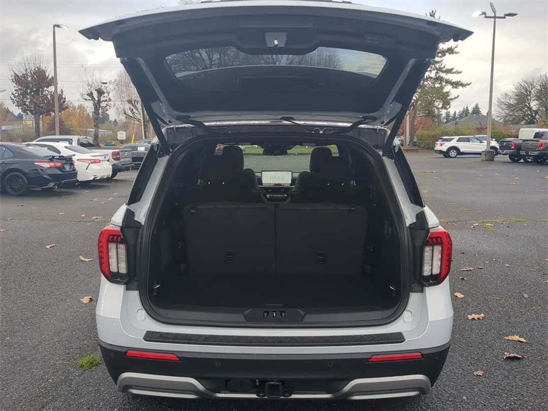 2026 Ford Explorer Platinum - Image 27
