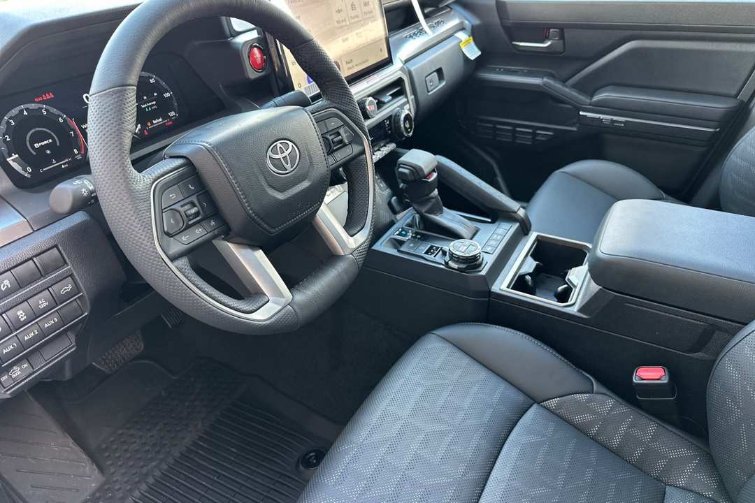 2025 Toyota Tacoma TRD OffRoad - Image 10