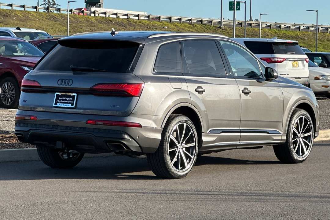 2026 Audi Q7 45 Premium Plus - Image 3