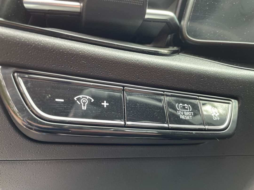 2025 Kia Niro EX - Image 11