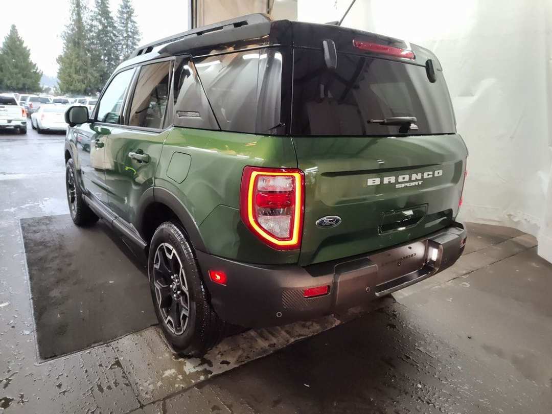 2025 Ford Bronco Sport Outer Banks - Image 2