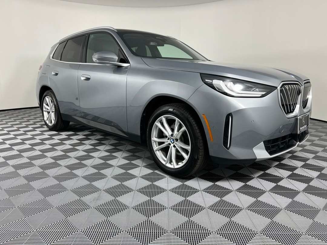 2025 BMW X3 30 xDrive - Image 2