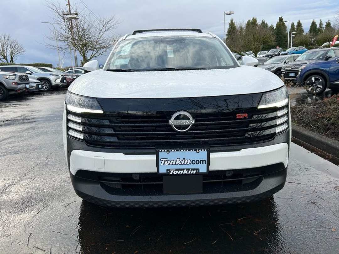 2025 Nissan Kicks SR - Image 2