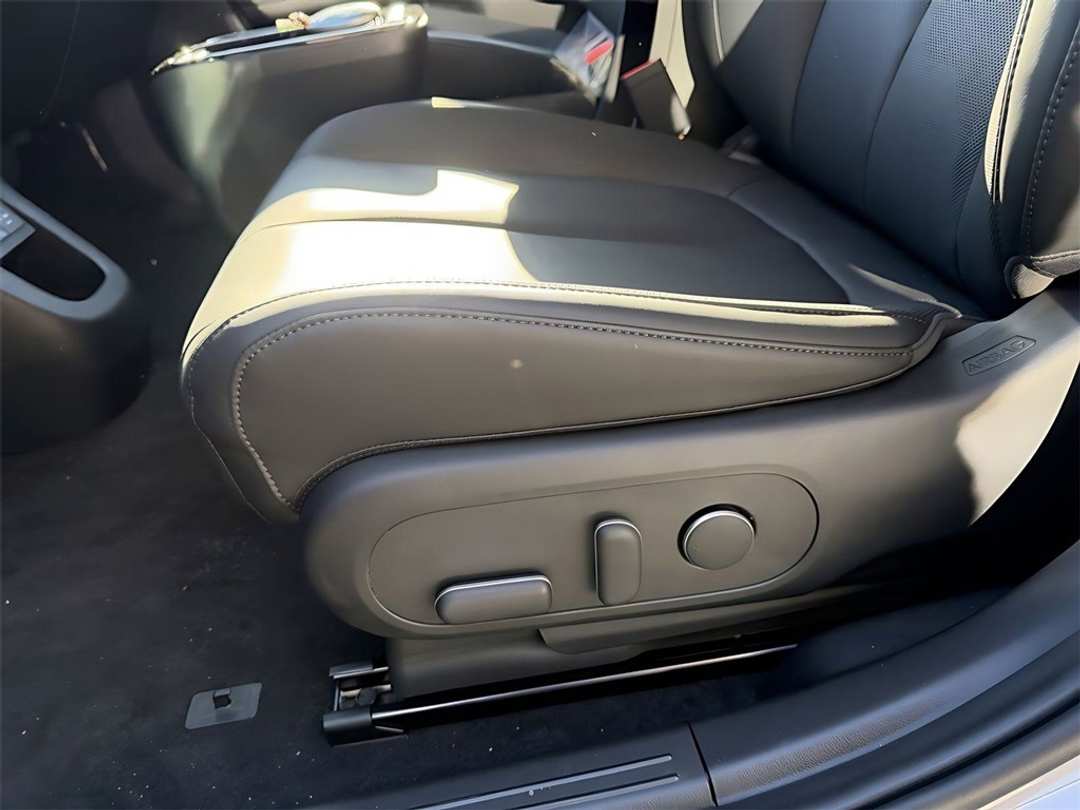 2026 Hyundai Ioniq 5 SEL - Image 13