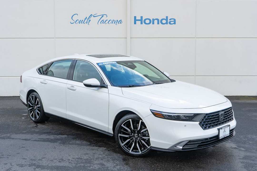 2024 Honda Accord Touring - Image 2