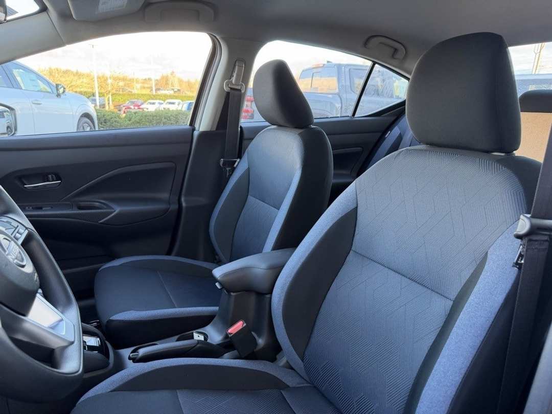 2025 Nissan Versa 1.6 SV - Image 14