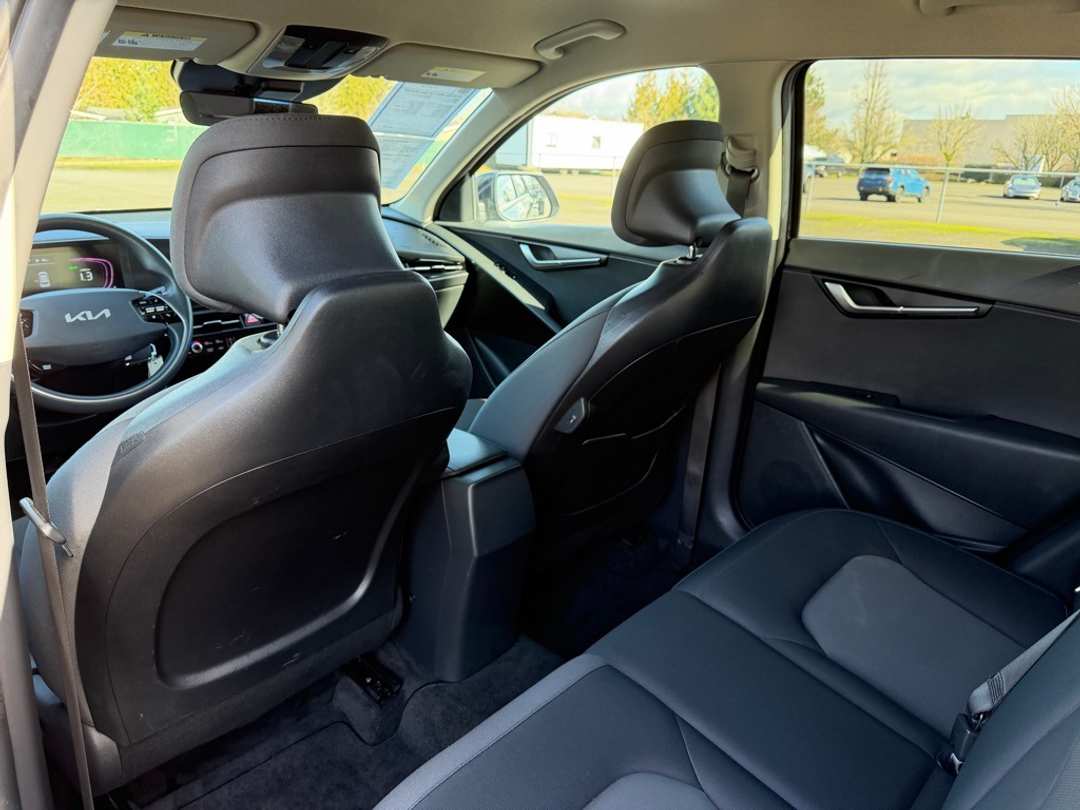 2024 Kia Niro LX - Image 32