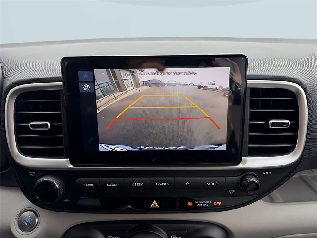 2025 Hyundai Venue SEL - Image 21