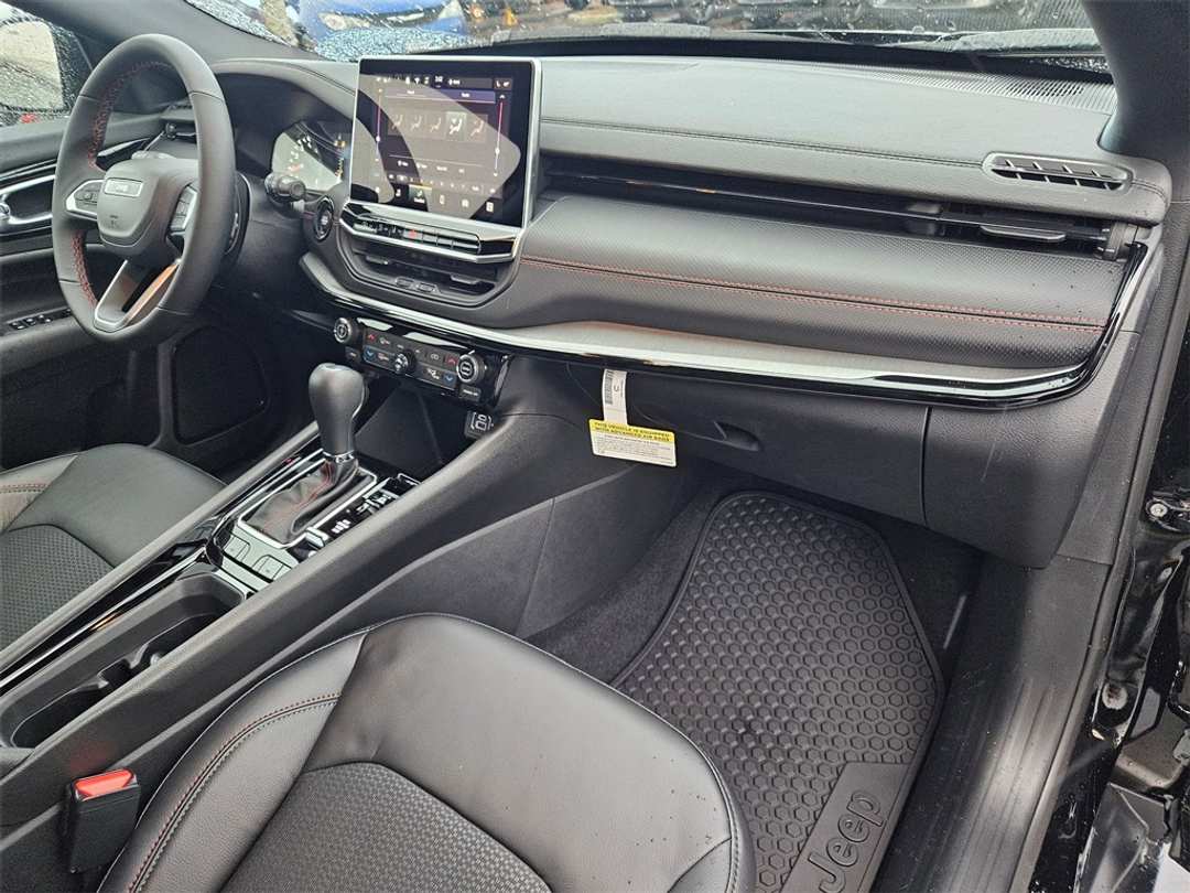 2026 Jeep Compass Trailhawk - Image 38