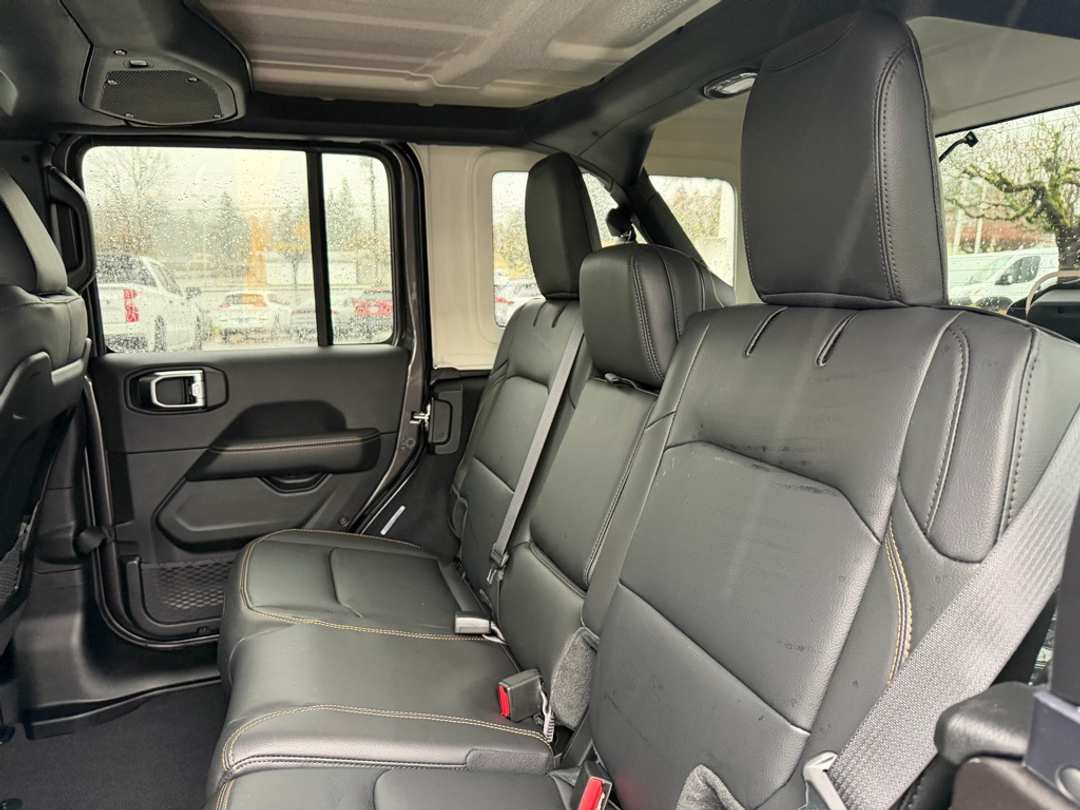 2026 Jeep Wrangler Sahara - Image 29