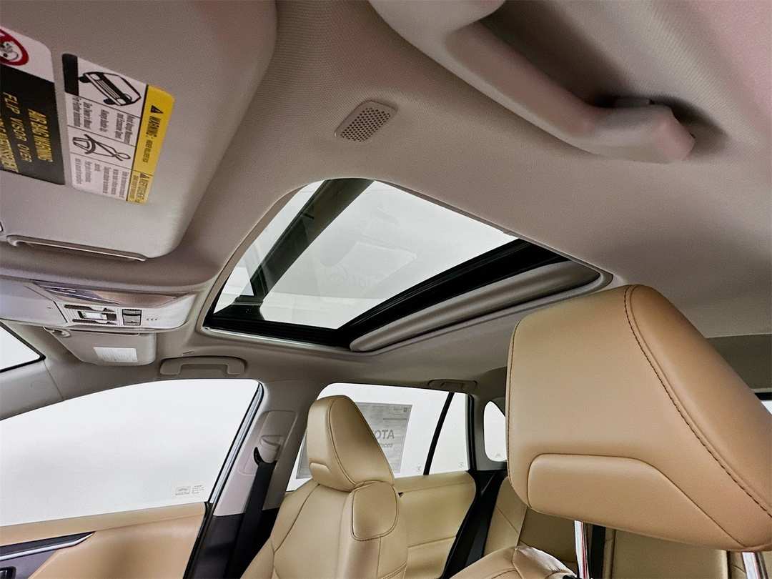 2025 Toyota Rav4 XLE Premium - Image 23