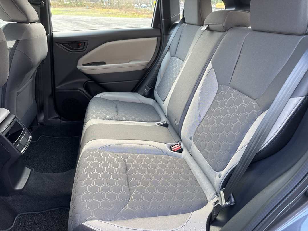 2026 Subaru Forester Base - Image 17