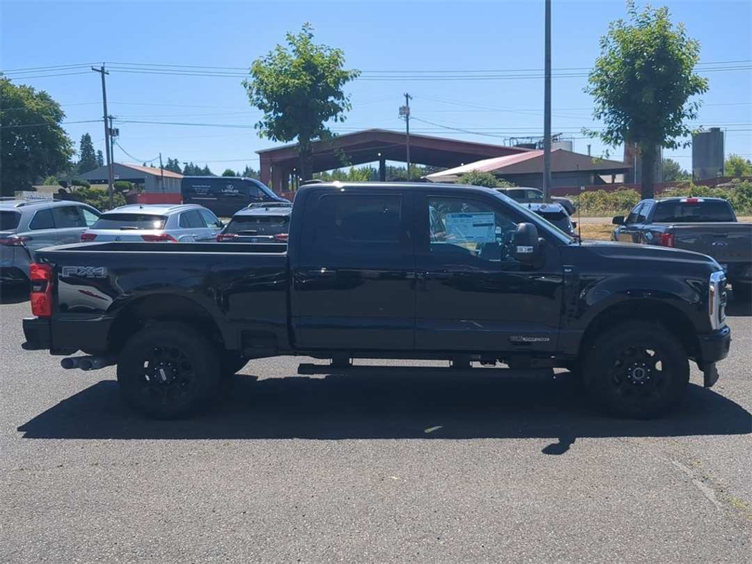 2025 Ford F-350Sd XLT - Image 6