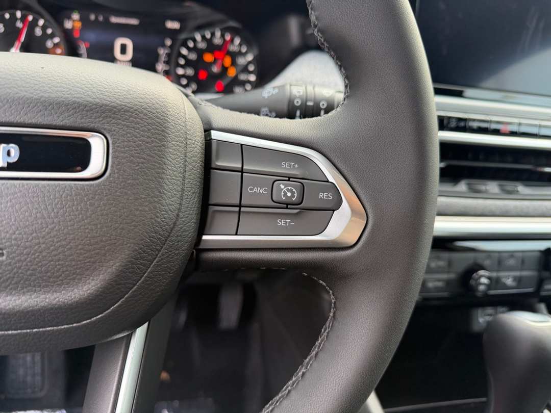 2026 Jeep Compass Latitude - Image 17