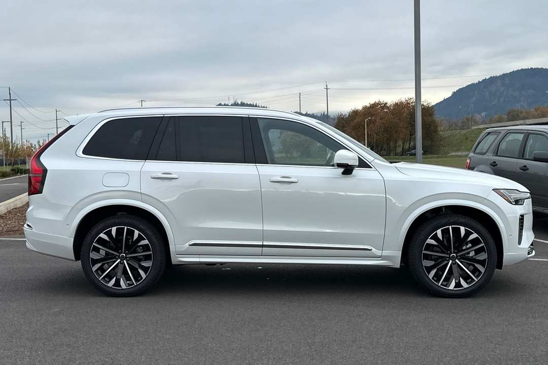 2026 Volvo Xc90 B6 Plus 7Seater - Image 2
