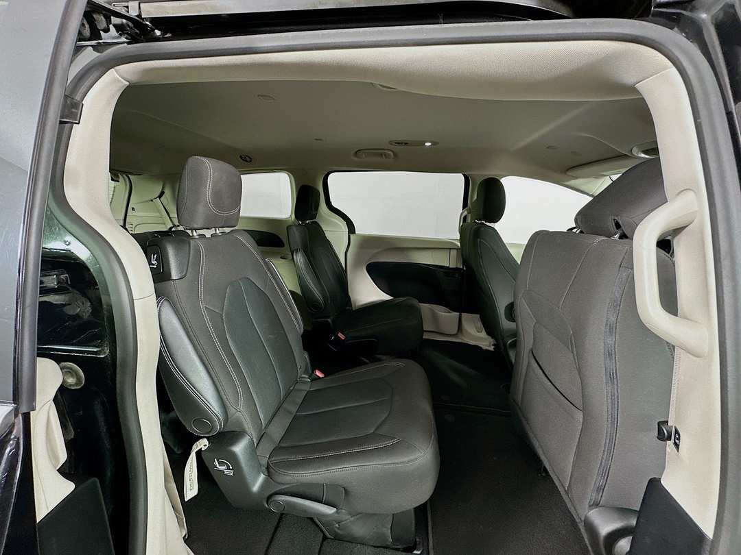 2023 Chrysler Voyager LX - Image 27