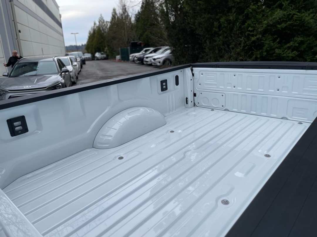 2024 Ford F-350Sd XLT - Image 9