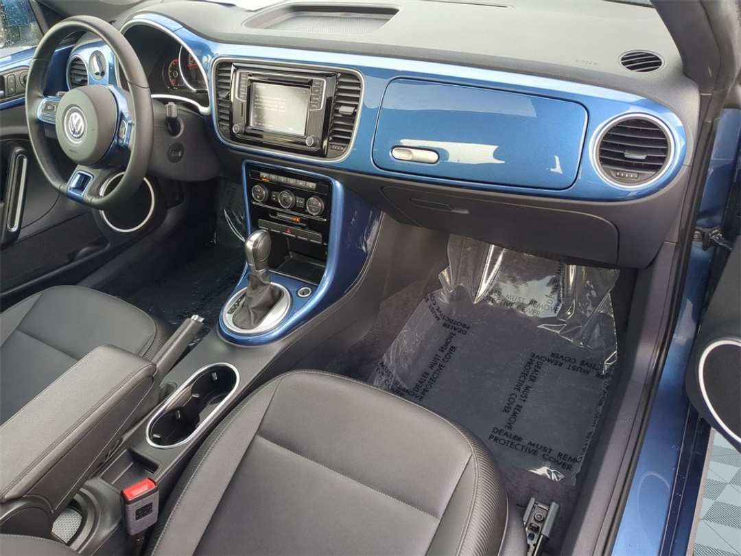 2019 Volkswagen Beetle 2.0T SE - Image 28