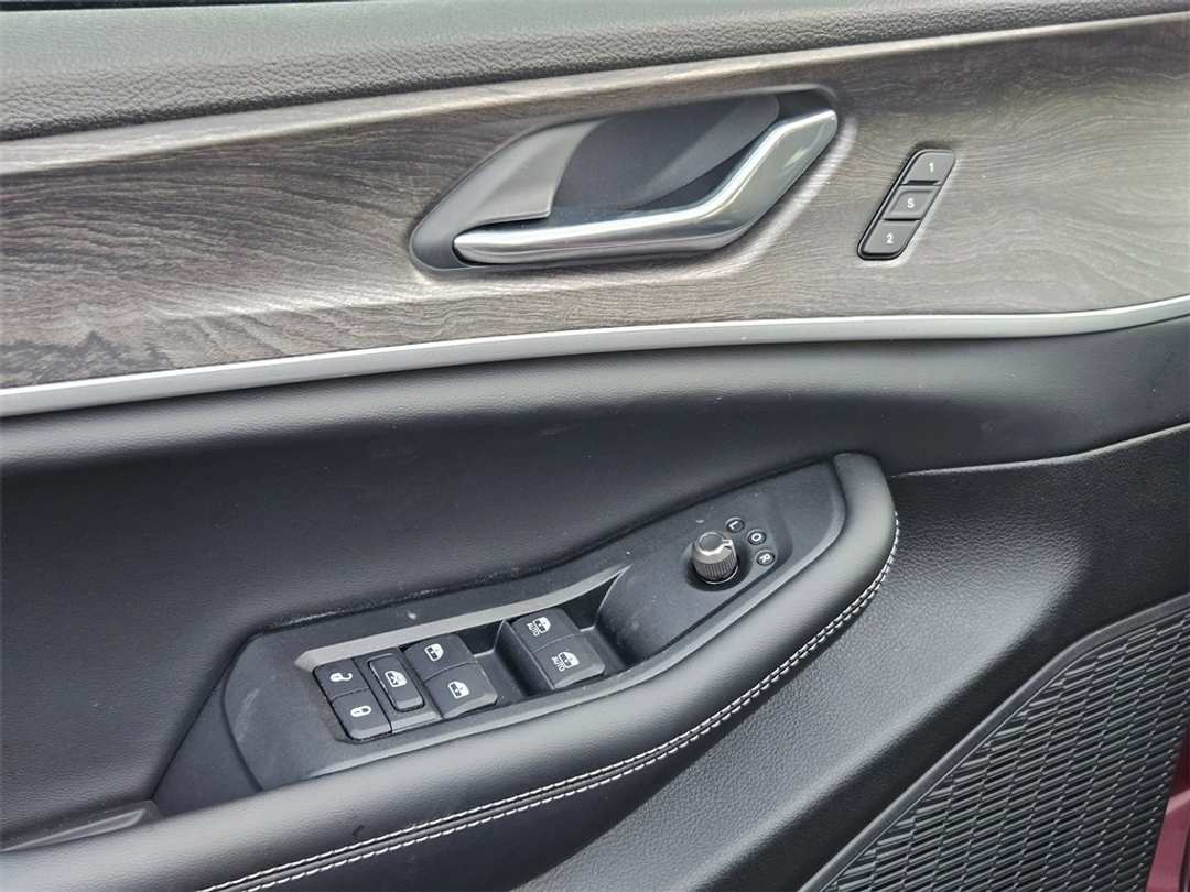 2025 Jeep Grand Cherokee Limited - Image 11