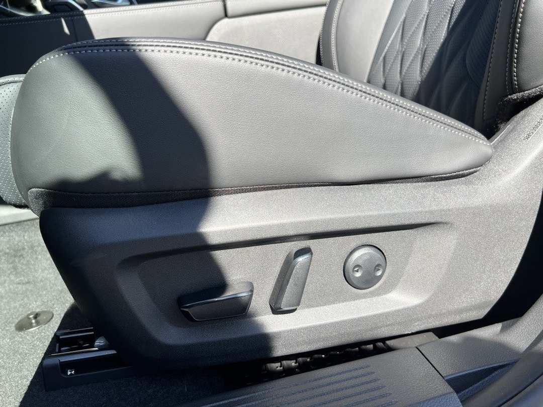 2026 Nissan Rogue Platinum - Image 12