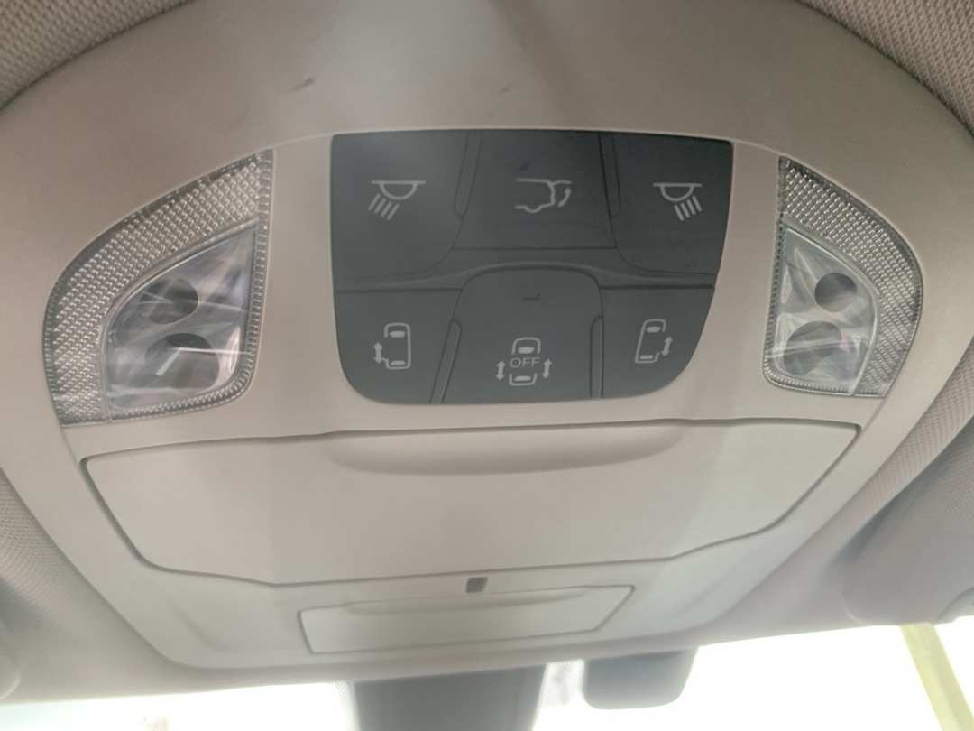 2018 Chrysler Pacifica Touring L - Image 22