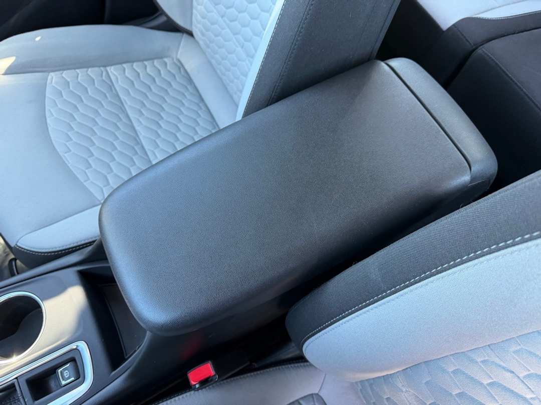 2020 Chevrolet Equinox LS - Image 27