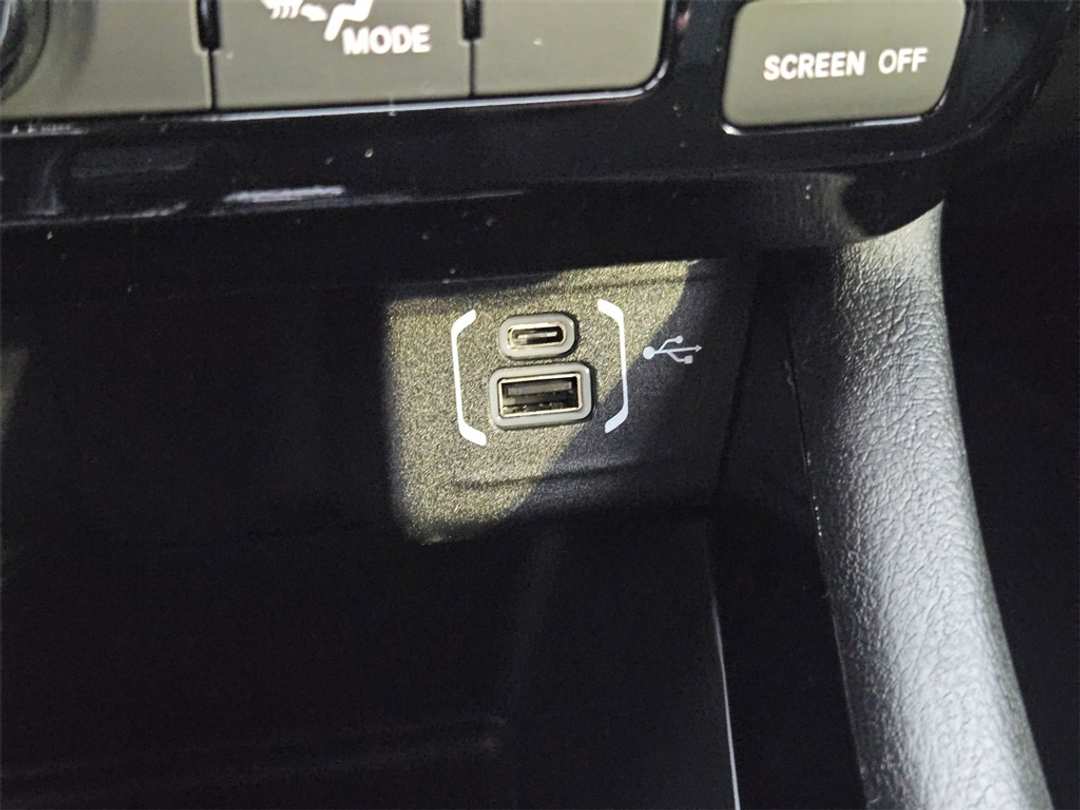 2026 Jeep Compass Latitude - Image 25