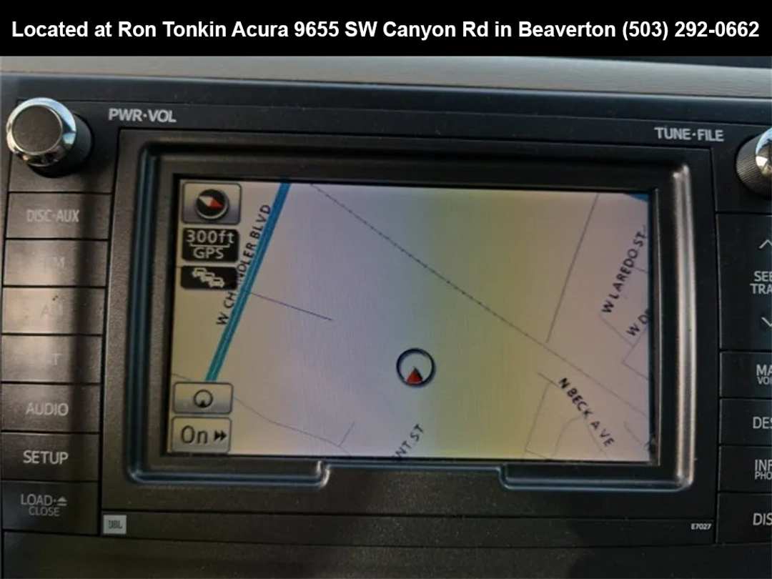 2014 Toyota Sienna XLE - Image 9