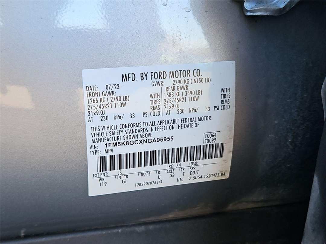 2022 Ford Explorer ST - Image 32