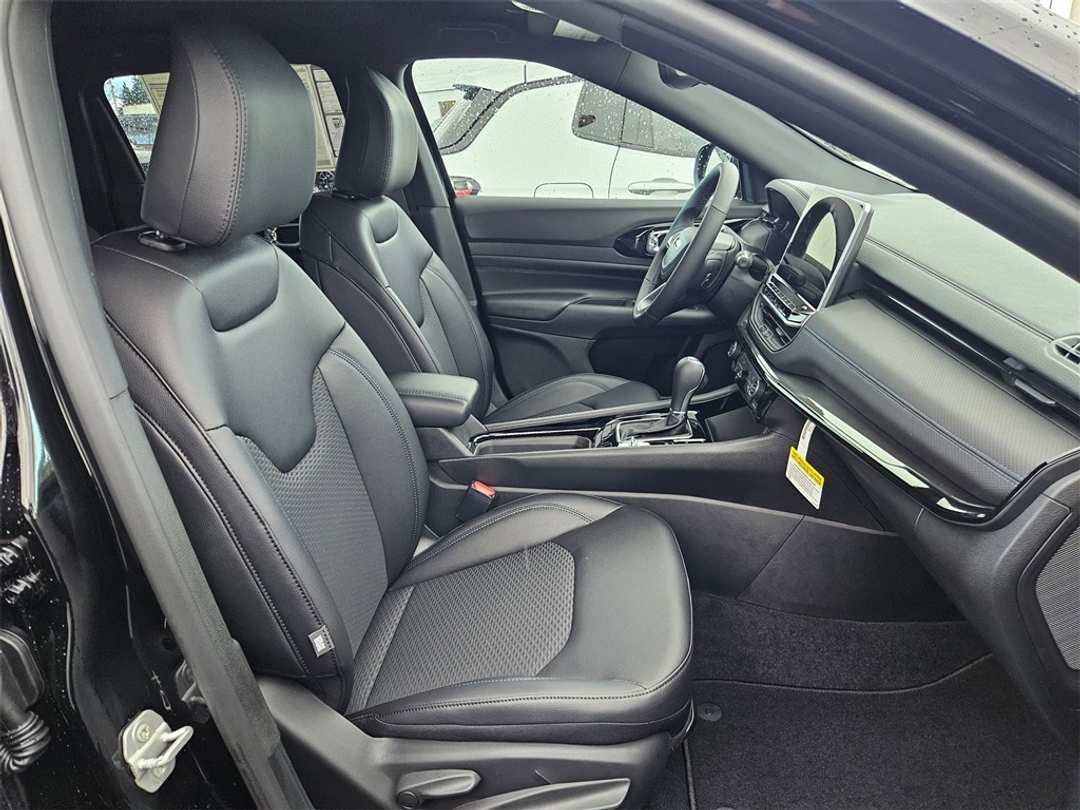 2026 Jeep Compass Latitude - Image 34