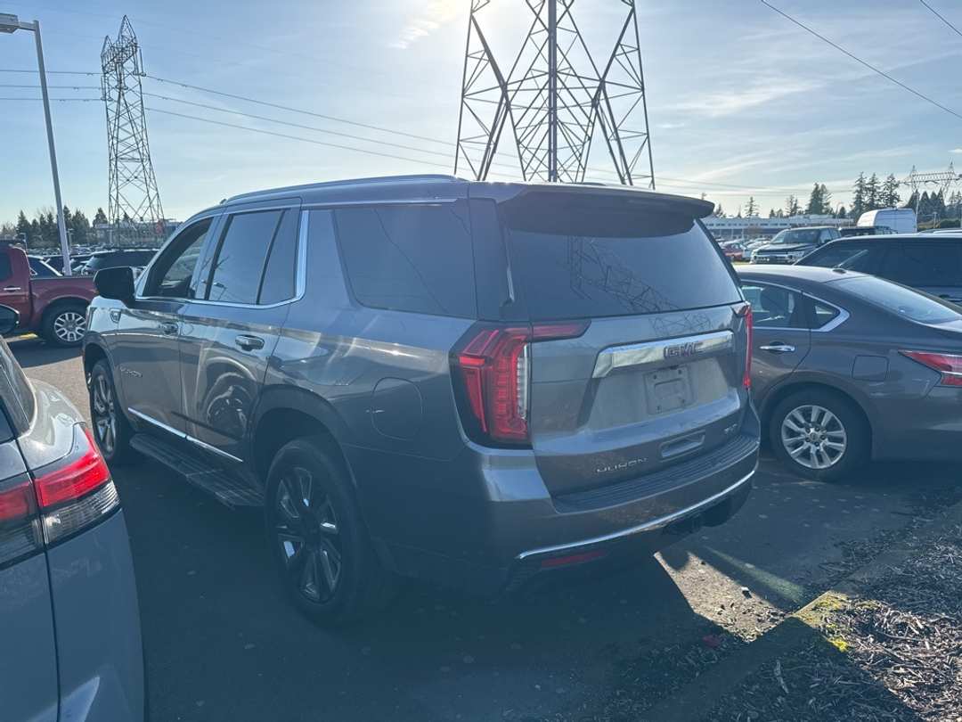 2021 GMC Yukon SLT - Image 6