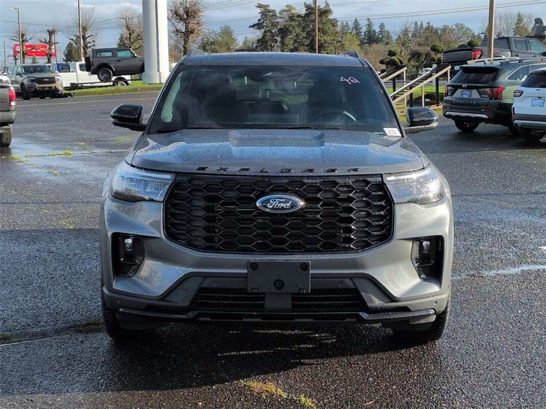 2026 Ford Explorer STLine - Image 8