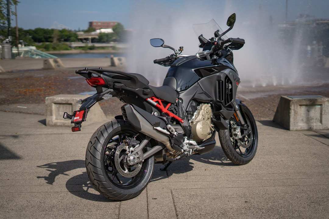 2025 Ducati Multistrada V4 S Travel & Radar - Image 5