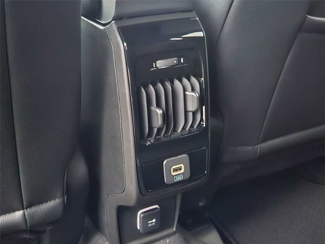 2026 Jeep Compass Latitude - Image 27