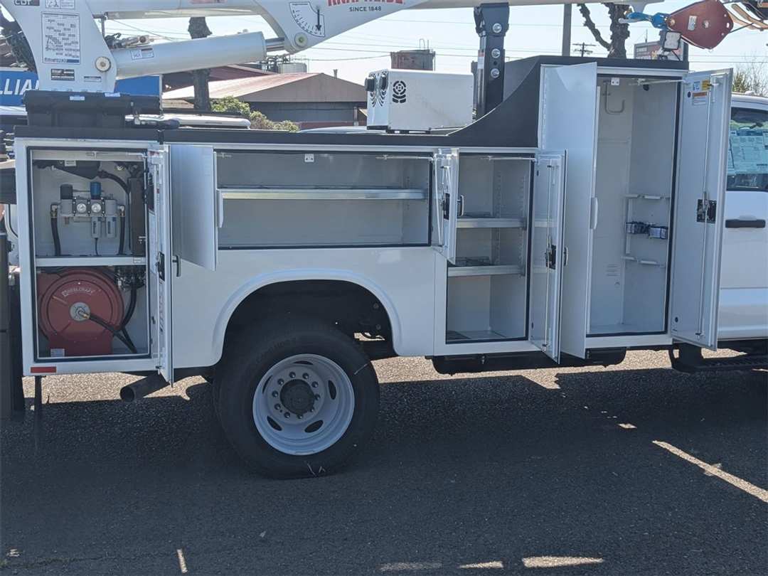 2024 Ford F-550Sd XL - Image 29