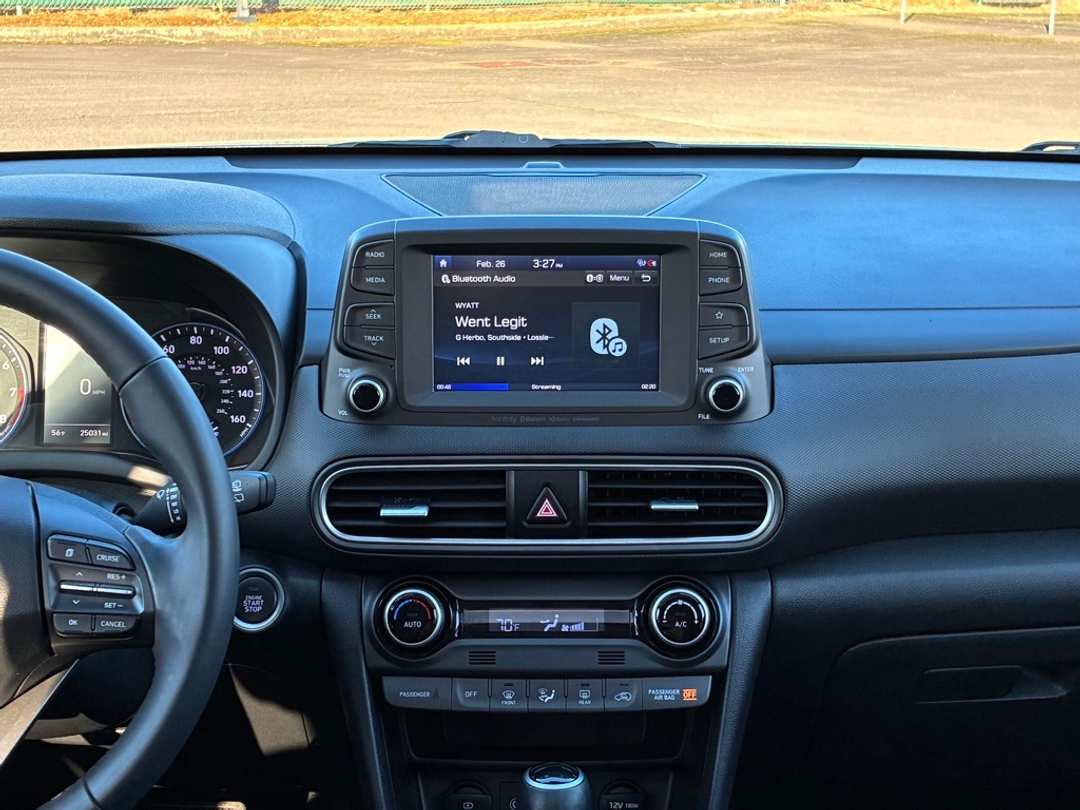 2021 Hyundai Kona Limited - Image 16