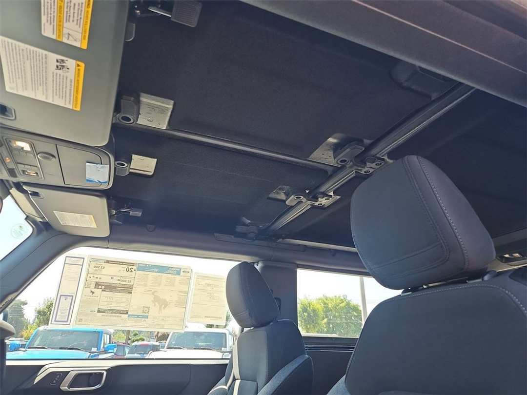 2025 Ford Bronco Base - Image 21