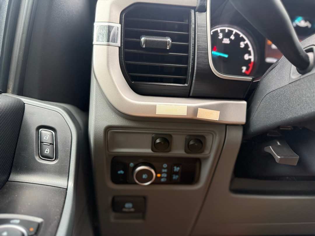 2023 Ford F-150 XLT - Image 31