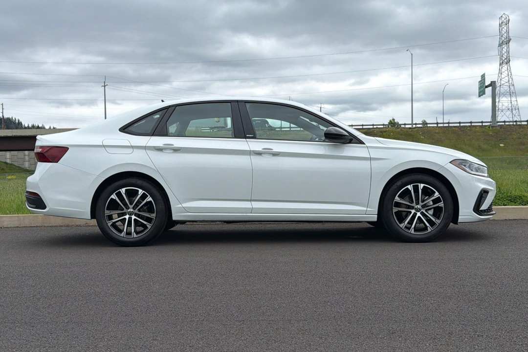 2026 Volkswagen Jetta 1.5T Sport - Image 2