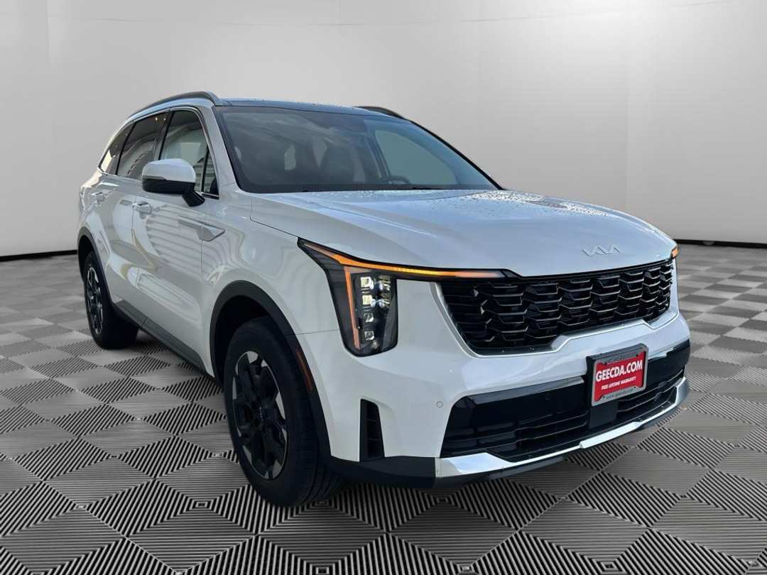 2026 Kia Sorento S - Image 3