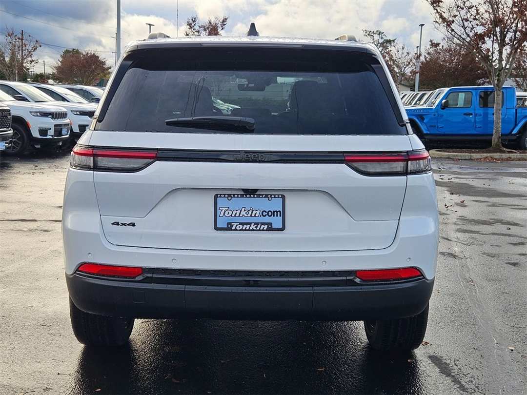 2025 Jeep Grand Cherokee Altitude X - Image 5