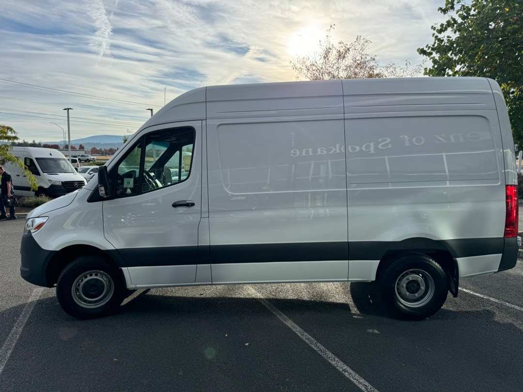 2024 Mercedes-Benz Sprinter 3500 Cargo 144 WB - Image 3