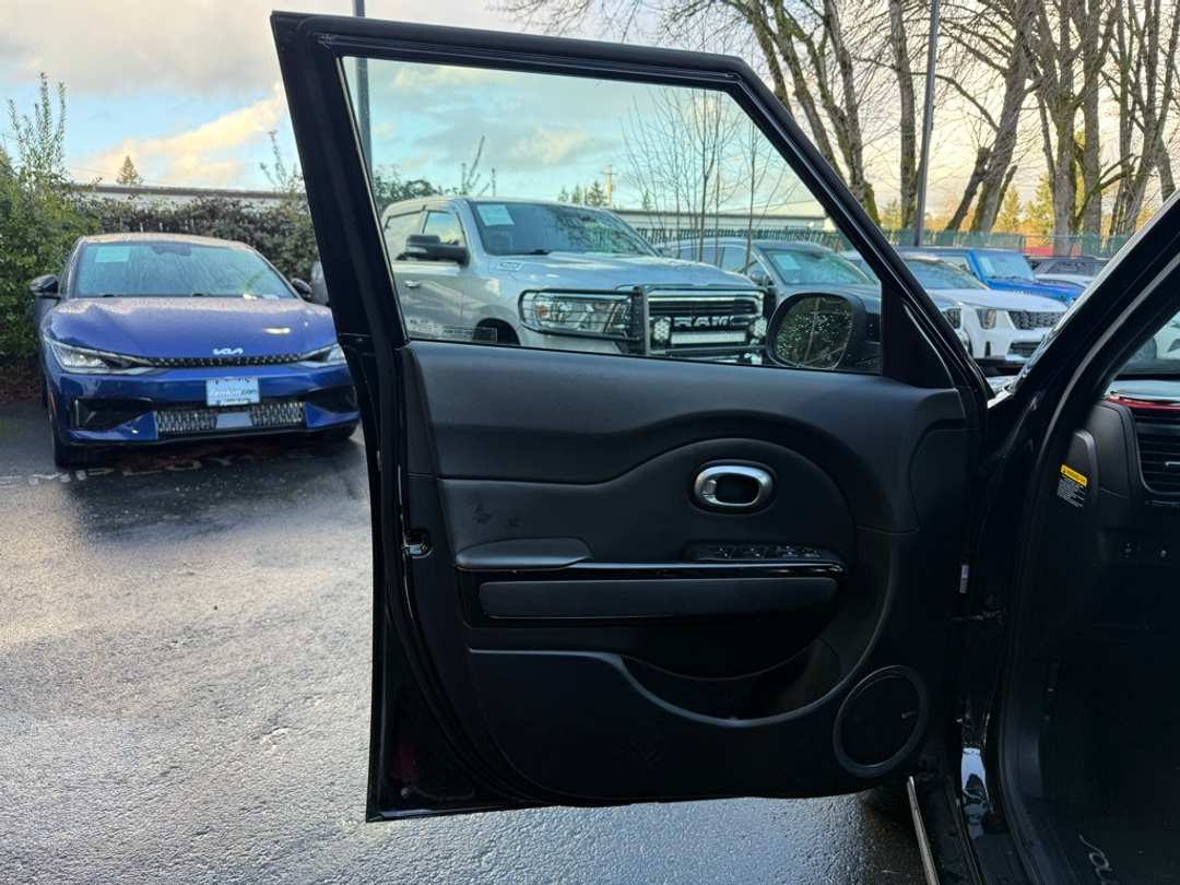 2016 Kia Soul Plus - Image 26