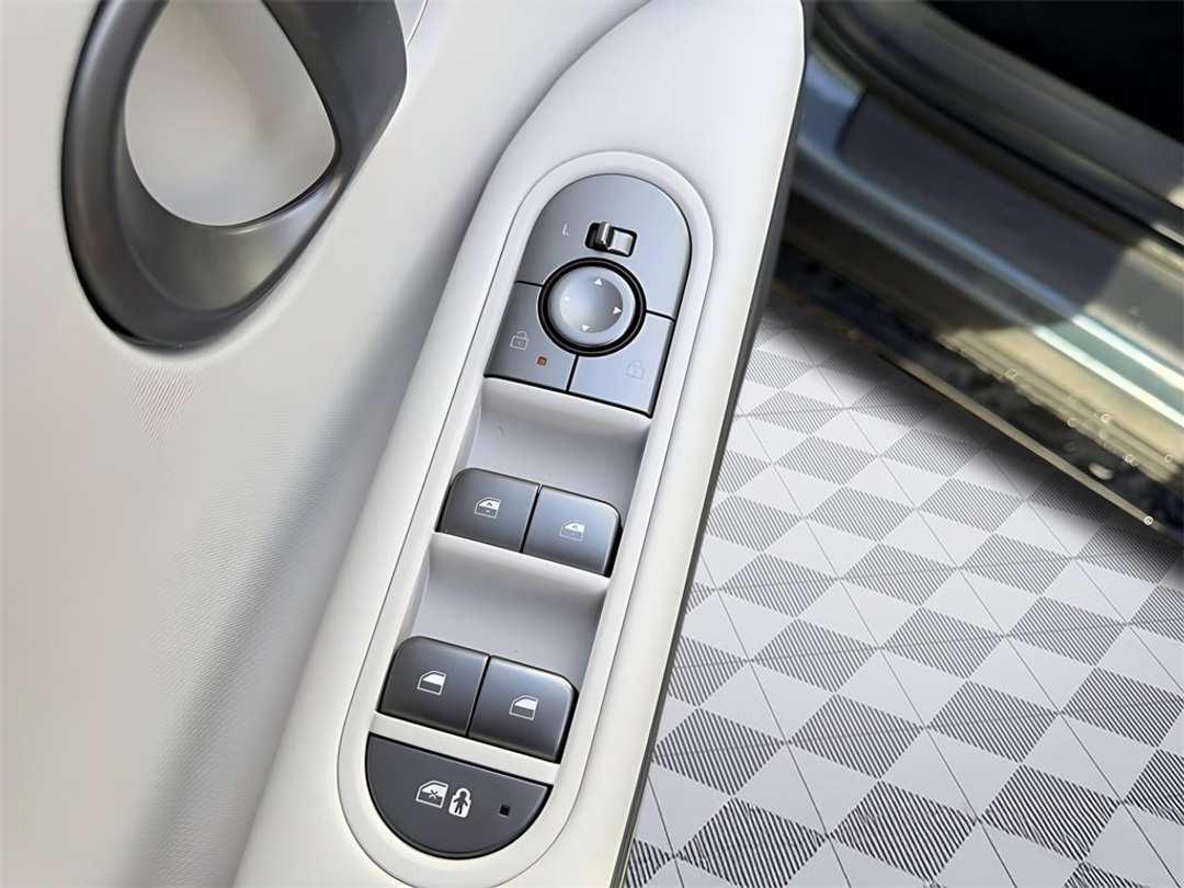 2026 Hyundai Ioniq 5 SEL - Image 12