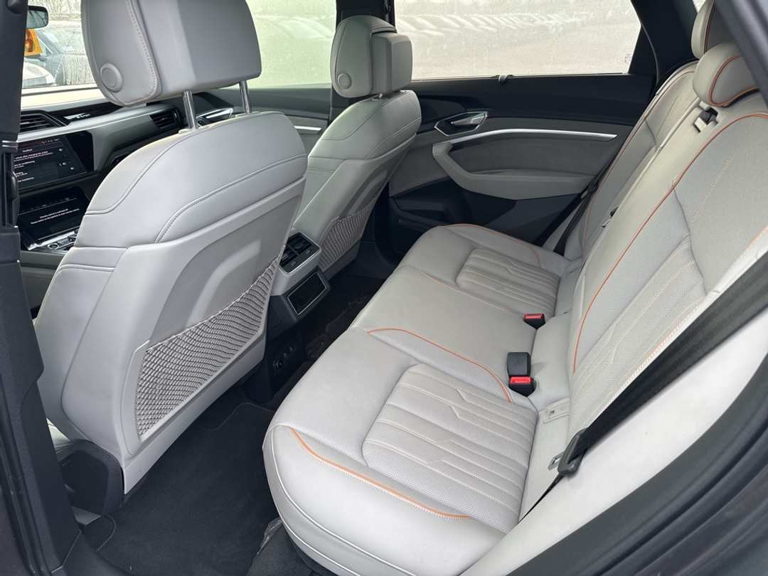 2024 Audi Q8 E-Tron Prestige - Image 8