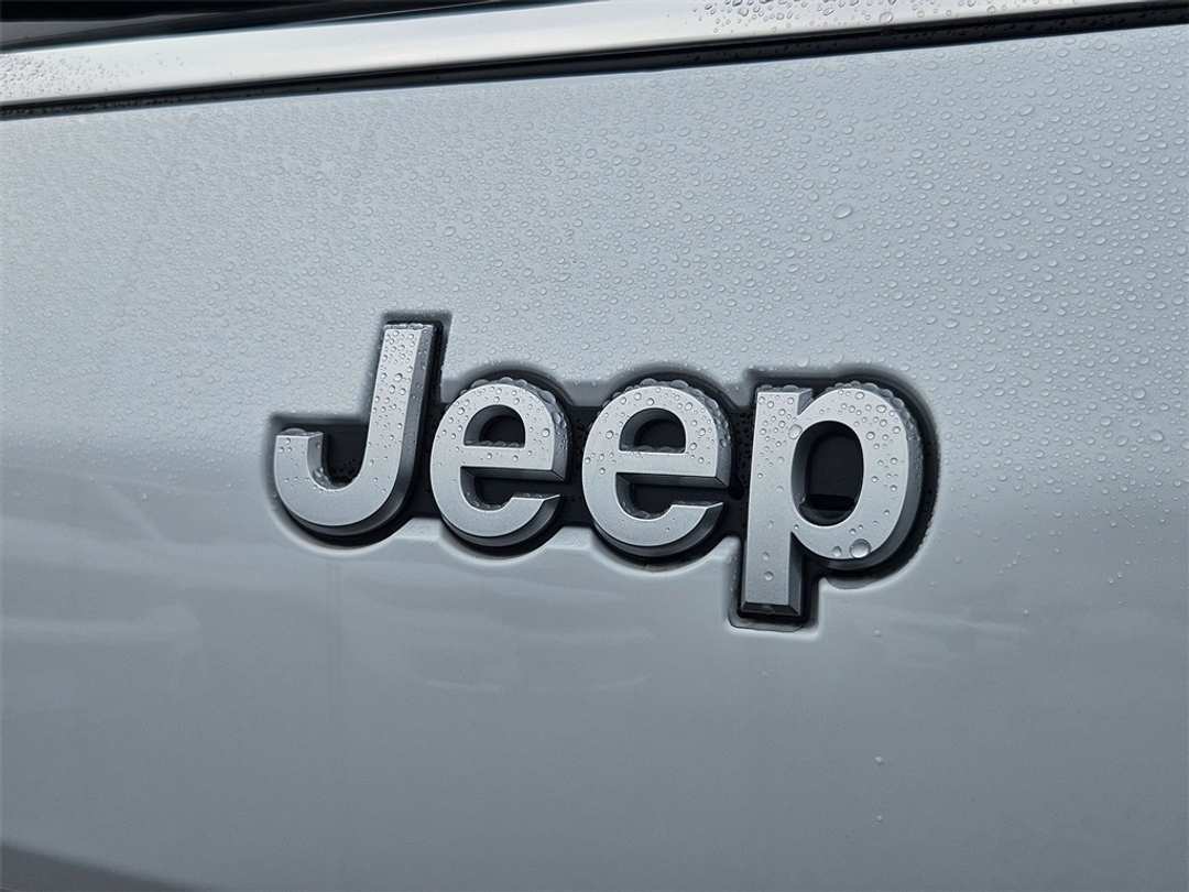 2025 Jeep Grand Cherokee L Limited - Image 32