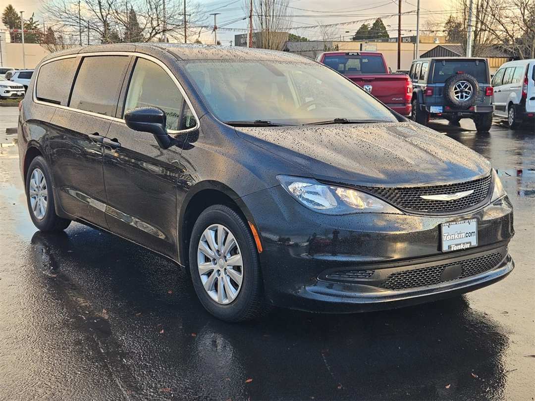 2021 Chrysler Voyager L - Image 8